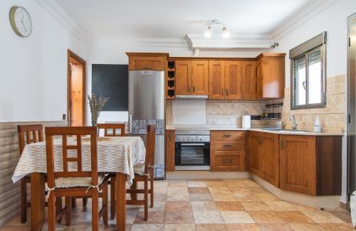 La Garita Apartment | Home2Book Cozy Apt: Steps from La Garita Beach