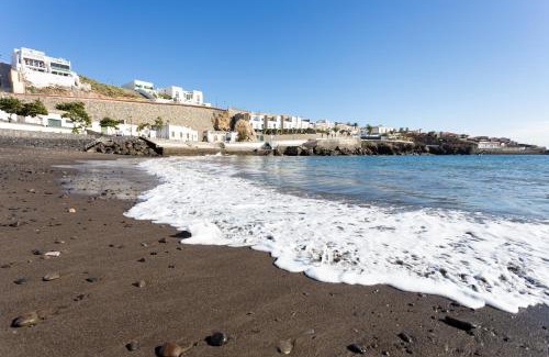 Arico Apartment | Relaxing Home2Book Apt with Pool Access in El Poris