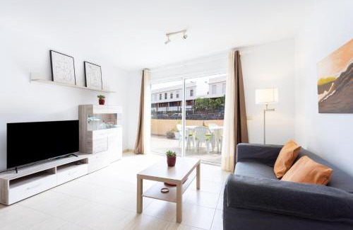 Radazul Apartment | Oceanfront Home2Book Jolly Home Radazul with Terrace & Wifi