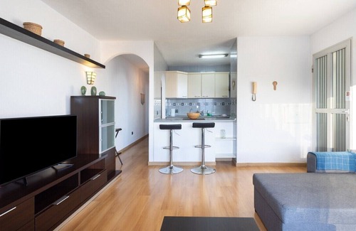 Tabaiba Apartment | Guest Rated 10/10: Ocean Views & Family-Friendly Comfort