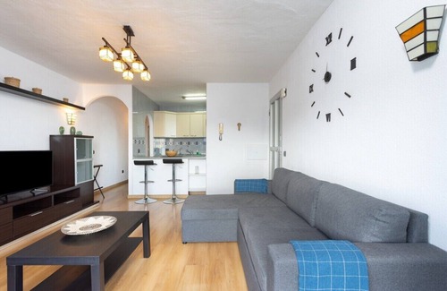 Tabaiba Apartment | Guest Rated 10/10: Ocean Views & Family-Friendly Comfort