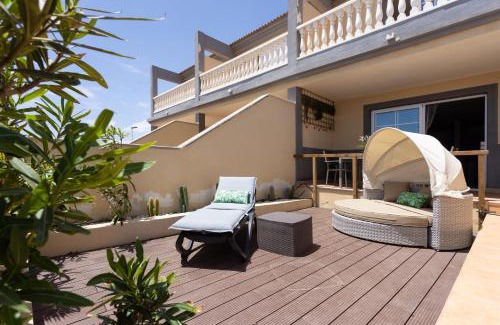 Arenas del Mar House | Beautiful Ocean View House in El Médano with Pool