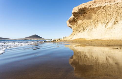 Arenas del Mar House | Beautiful Ocean View House in El Médano with Pool