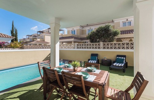 Geafond Villa | Villa Fiona: Private Pool, Wifi & Family-Friendly Comfort