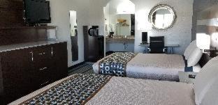 Oaks Historic District Hotel | Comfortable Stay at HomeBridge Inn and Suites with Pool