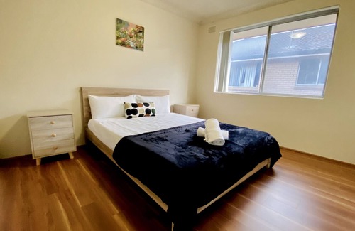 Homebush Apartment | Ideal Homebush West Apartment: Relaxing Stay with Wifi & Parking