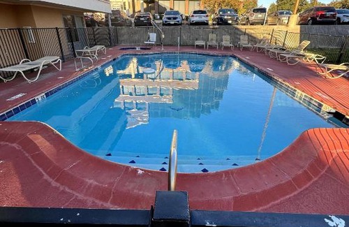 Wetmore Hotel | Budget-Friendly Homegate Studio with Pool in San Antonio