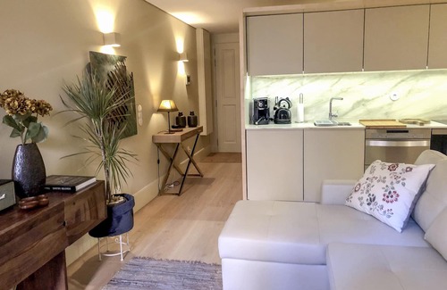 Centro / Baixa Apartment | Guest Rated 10/10: HOMEinTOWN Almada in Porto Awaits