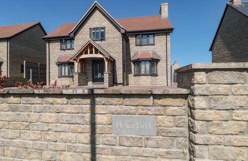 Somerton Cottage | Homeland: Family-Friendly Retreat with Garden in Somerton