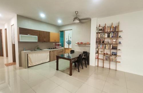 Miri Apartment | Budget-Friendly Stay at Homelite Resort with Pool Access