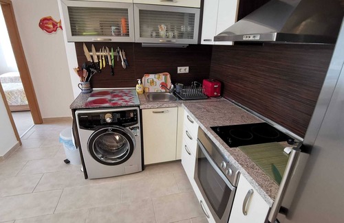 Aheloy Apartment | Cozy 2-Bed Apartment Near Vineyards with Breakfast Included