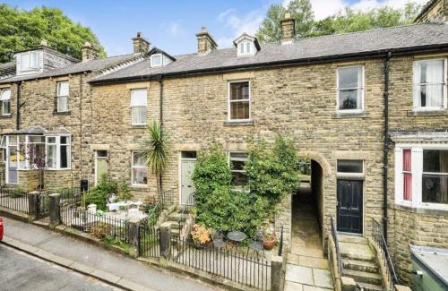 Pateley Bridge House | Pet-Friendly 4-Bed Cottage in Central Location, Rated 8.8