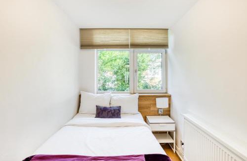 Ferndale House | Inviting 4 Bedroom House in Brixton - Family Friendly Stay