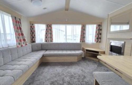 Louth House | Homely 4 Berth Caravan For Hire In Lincolnshire At Sunnydale, Ref 35122S
