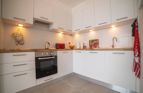 Esentepe Apartment | Cozy Apartment with Sea View and Pool Access Awaits You