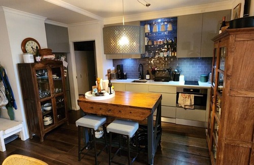 Redfern Apartment | Inviting Apartment with Pool, Spa & Guest Rated 10/10