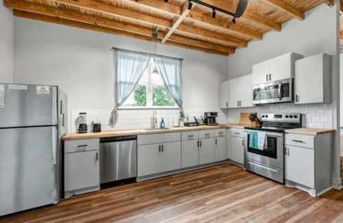 Downtown Apartment | Top-Rated Aggie Dusting: Your Homely Haven Near A&M
