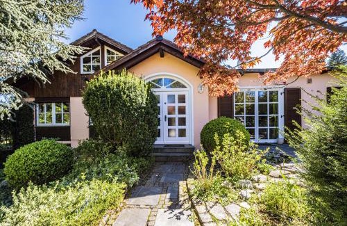 Ammerland Apartment | Delightful Retreat: Romantic Hotel with Sauna & Gym