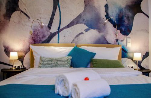 Obergiesing Apartment | Cozy HOMELY STAY Studio 2 with Pool & Breakfast Included