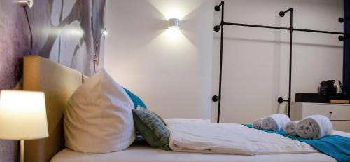 Obergiesing Apartment | Cozy HOMELY STAY Studio 2 with Pool & Breakfast Included