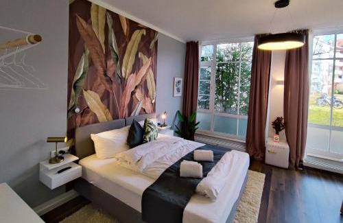 Sendlinger Feld Apartment | Homely Stay Studio 7: Family-Friendly Retreat with Pool