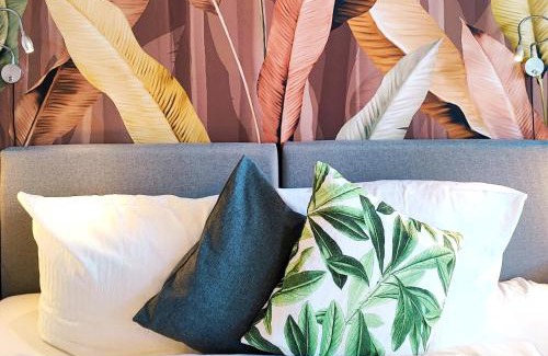 Sendlinger Feld Apartment | Homely Stay Studio 7: Family-Friendly Retreat with Pool