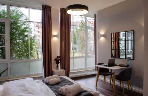 Sendlinger Feld Apartment | Homely Stay Studio 7: Family-Friendly Retreat with Pool