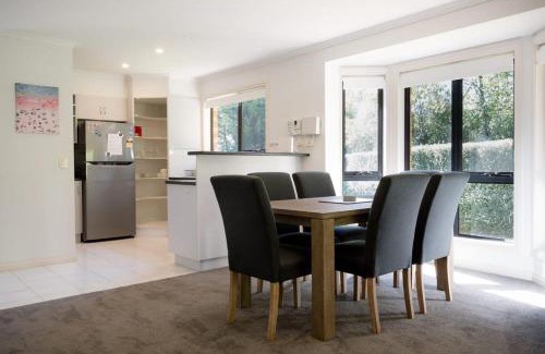 South Launceston Apartment | Cozy Unit Near the City with Parking and Free Wifi