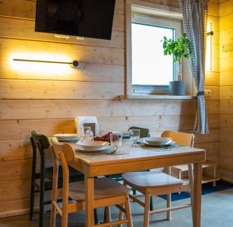 Liebshausen Apartment | Inviting Homemade Apartment with Hot Tub & Pet Friendly Stay