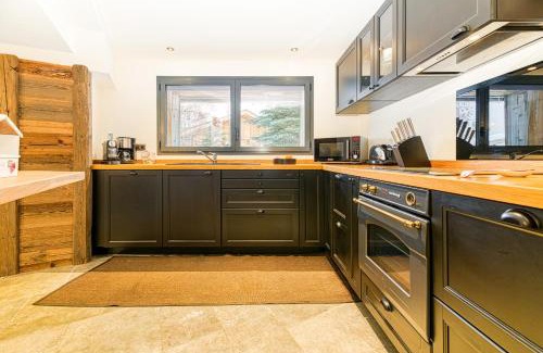 Cognet Apartment | Discover Homency - Chalet La Biche: 4-Star Family Retreat