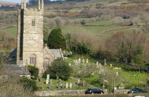 Mary Tavy Apartment | Exceptional Stay at Homer Old Spot - Guest Rated 10/10