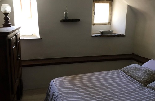 Saint-Andre-de-Cruzieres House | Homerez - Amazing house for 6 ppl. with shared pool at Saint-André-de-Cruzières