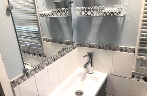 Saint-Jean-de-Valeriscle House | Homerez - Bungalow for 4 ppl. with shared pool at Saint-Jean-de-Valériscle