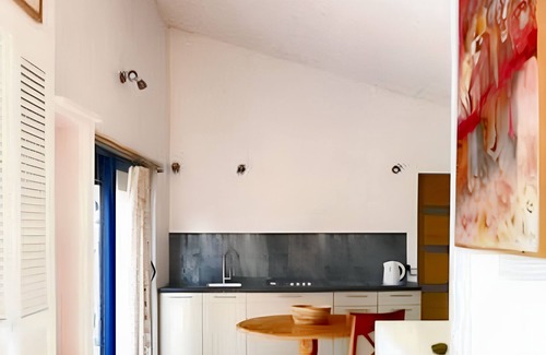Saint-Quentin-la-Poterie Apartment | Cozy Apartment with Garden at Saint-Quentin-la-Poterie