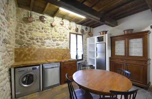Arles House | Charming Retreat with Pool in Saintes-Maries-de-la-Mer