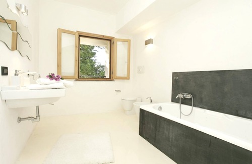 Torre Colonna-sperone Villa | Discover a Beachside Villa with Pool, Rated 10/10 for Comfort
