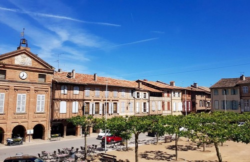 Lisle-sur-Tarn Apartment | Homerez - Amazing appartement for 6 ppl. at Lisle-sur-Tarn