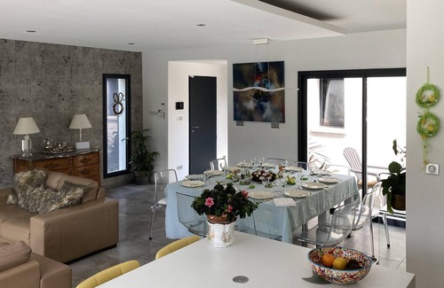 Bouc-Bel-Air House | Homerez - Amazing house for 7 ppl. with swimming-pool and garden at Bouc-Bel-Air