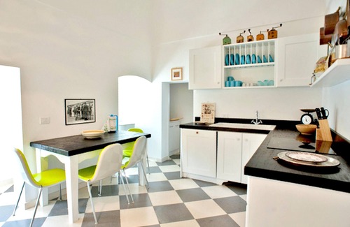 Laureto Apartment | Inviting Apartment Near the Beach with Shared Pool for 8