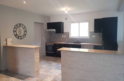 Clermont-Dessous Apartment | Pet-Friendly Apartment with Terrace for 6 at Clermont-Dessous