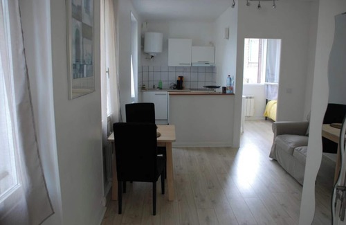 Rosny-sous-Bois Apartment | Discover Comfort at Homerez Apartment in Rosny-sous-Bois
