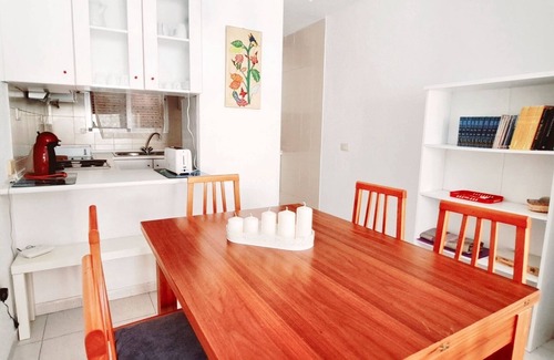Alcanar Apartment | Cozy Beachside Apartment for 4 with Pool & Ocean View