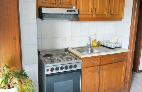 Espinho Apartment | Cozy Oceanfront Apartment in Espinho with Pool & Spa