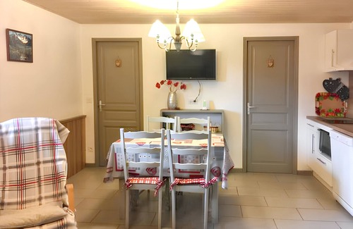 Travexin Apartment | Cozy Cornimont Apartment with Pool & Lake Views Near Slopes