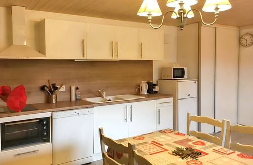 Travexin Apartment | Cozy Cornimont Apartment with Pool & Lake Views Near Slopes