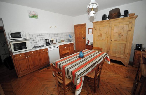 La Grave Apartment | Family-Friendly Apartment with Balcony in La Grave - 9.4/10