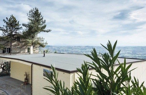 Recanati Old Town Apartment | Inviting Mountain View Apartment in Recanati - Rated 9/10