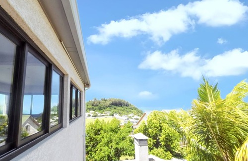 Petite-Ile Apartment | Oceanfront Apartment Near Beach for Family Getaways