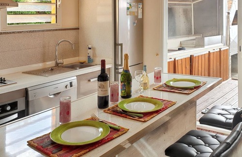 Saint-Paul Apartment | Beautiful Apartment with Sea View in Saint-Paul, 8.6/10 Rated