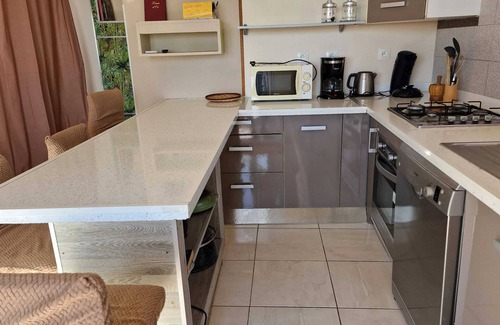 Saint-Paul Apartment | Beautiful Apartment with Sea View in Saint-Paul, 8.6/10 Rated